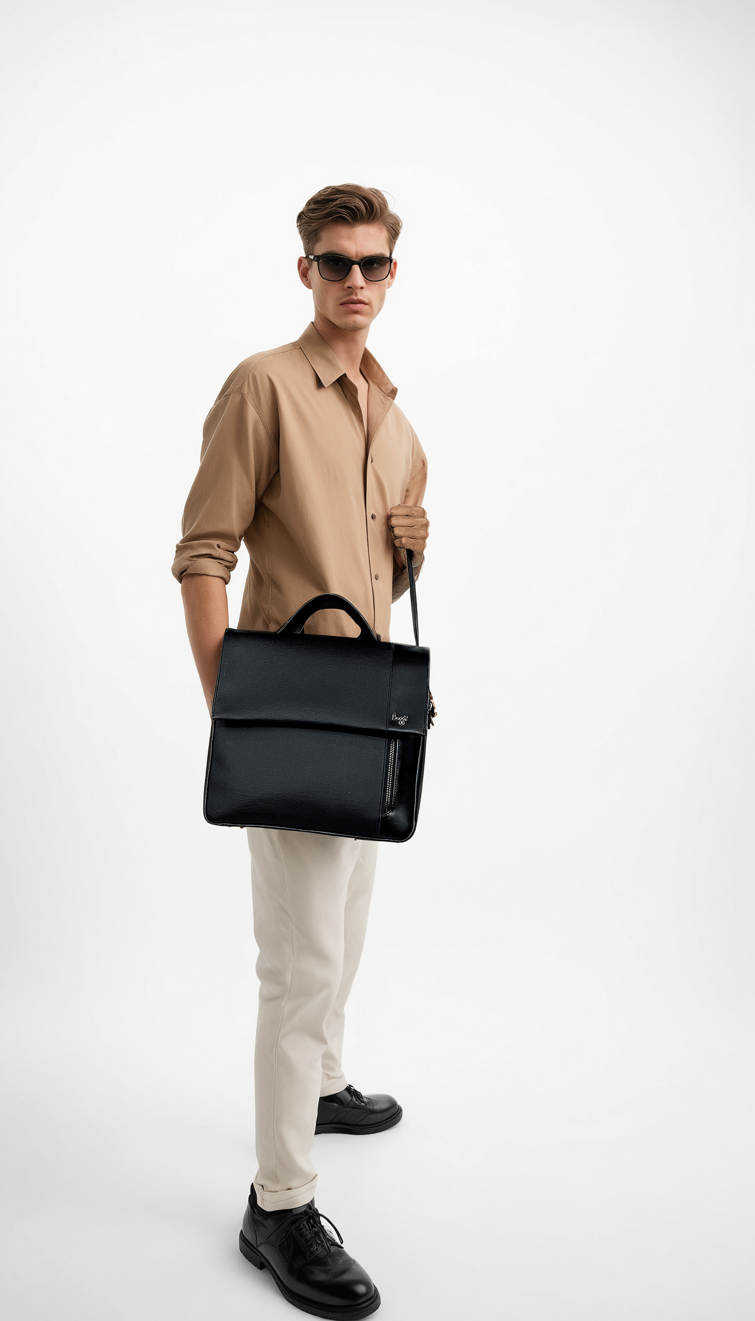 Henry Black Medium Messenger Bag