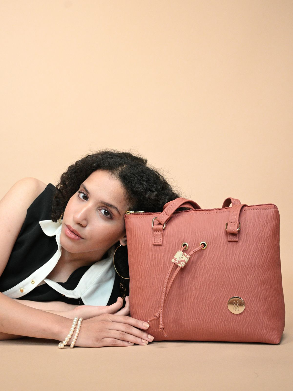 Taejin Tan Medium Tote Bags-1