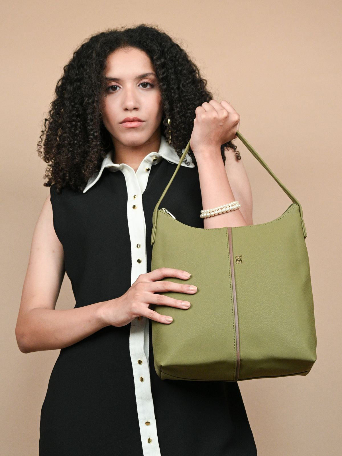 Naver 3T5 Green Medium Hobo Bags