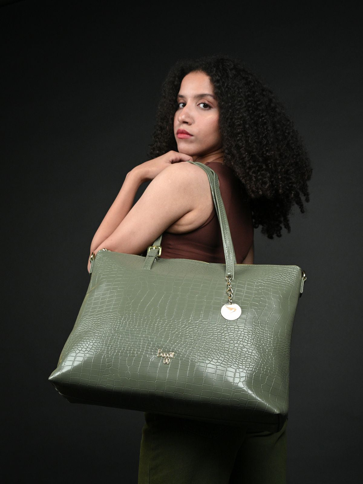 Regina Green XL Laptop Tote Bags