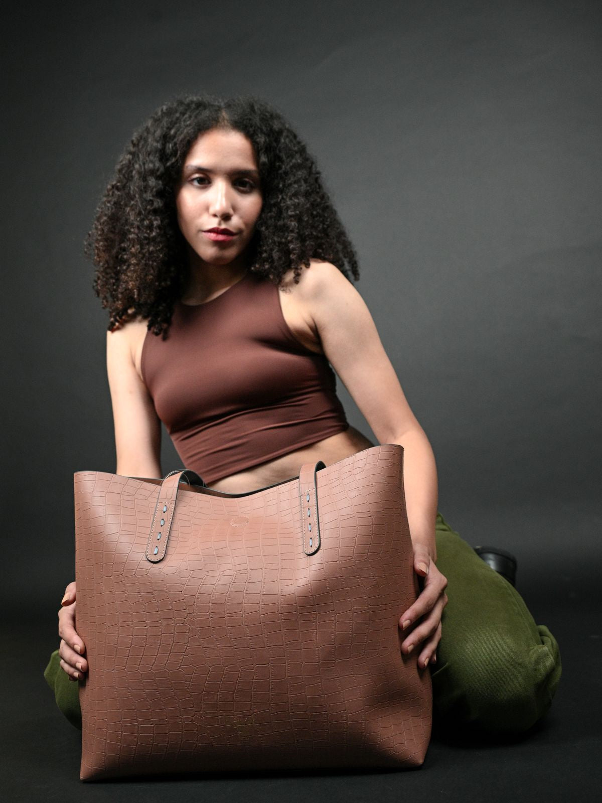 Dila Tan XL Tote Bags